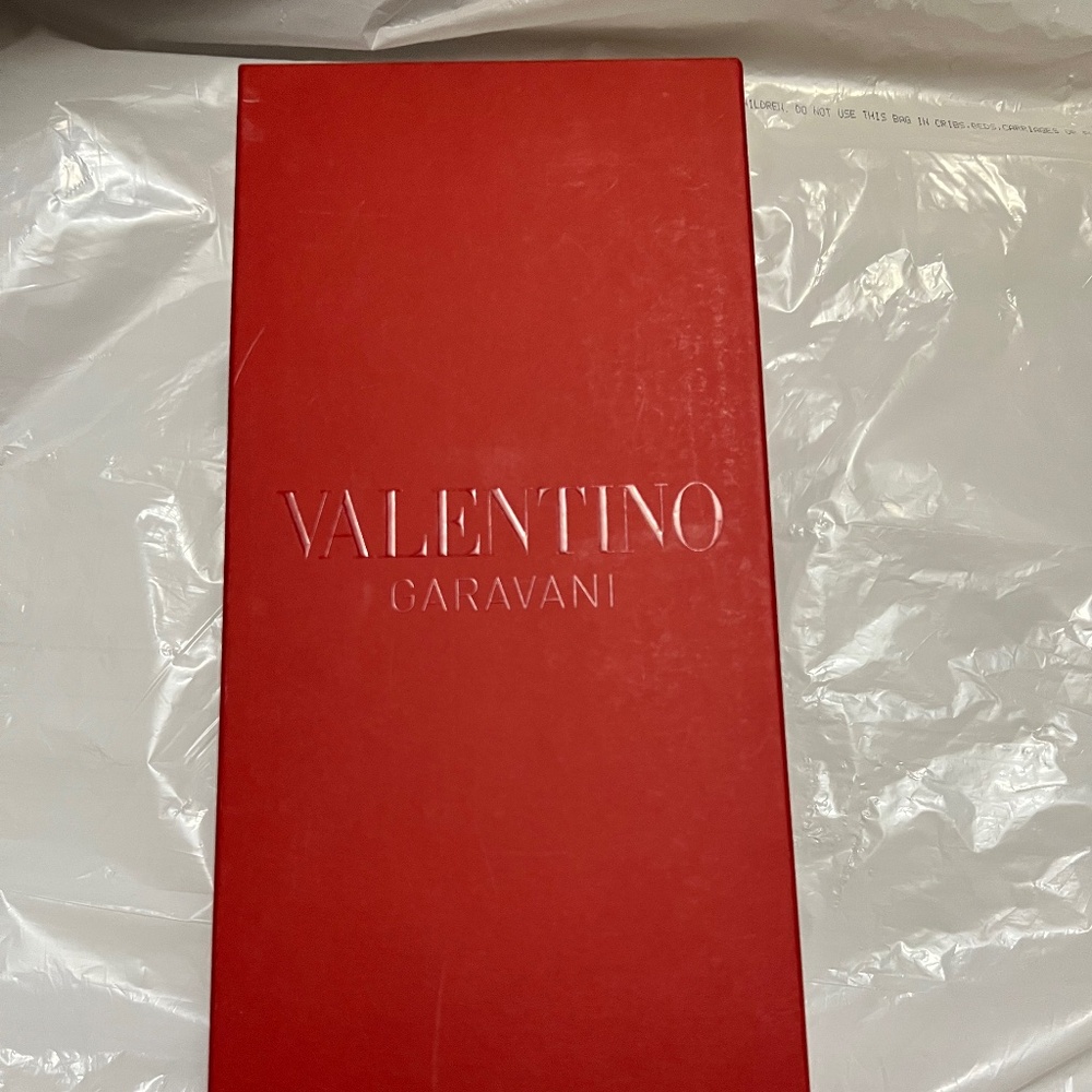 SALE 🚀Valentino Garavani Empty Shoe Box